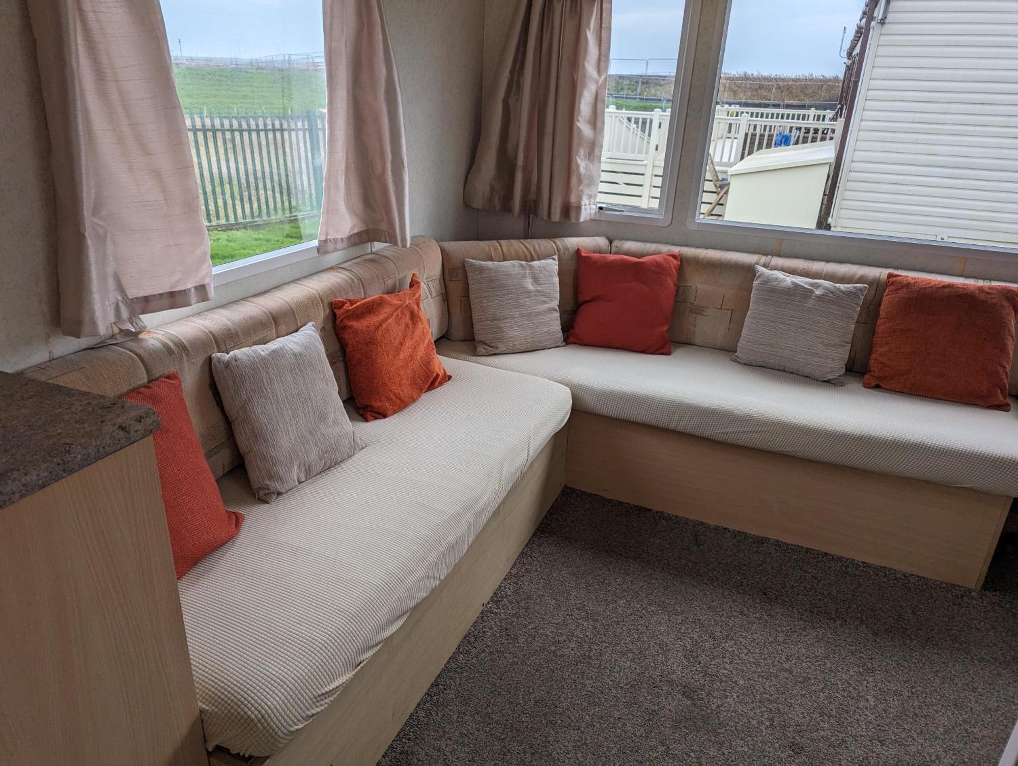 Dotty By The Sea, 27 Bw, St Osyth Beach - Price Is Whole Caravan With Field Views Saint Osyth Exterior photo